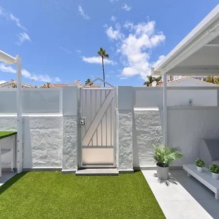 Villa Ingles Stunning Tranquil Retreat Wonderful Property With A Private Pool Shared Pool Terrace With Dining Seating Area Proximity To, Las Palmas de Gran Canaria
